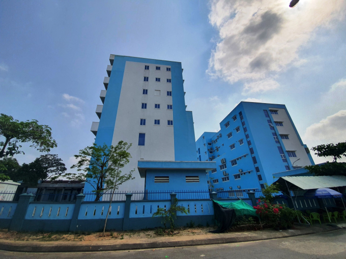 Bệnh viện Phụ sản - Nhi Quảng Nam xây dựng khá khang trang với kinh phí hơn 150 tỷ đồng nhưng vẫn bỏ không gây lãng phí ngân sách. Ảnh: L.K.