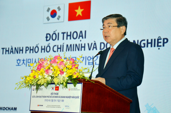 Ông Nguyễn Thành Phong, Chủ tịch UBND TP.HCM phát biểu tại buổi đối thoại.