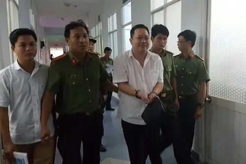 Ông Nguyễn Huỳnh Đạt Nhân bị tạm giam tới hơn 20 tháng mà cơ quan điều tra vẫn chưa xác định được tội danh?