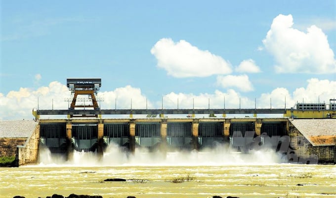 'Công trình thế kỷ', Nhà máy thủy điện Trị An nằm ngay tại chiến khu Đ, xây dựng trên sông Đồng Nai, được Liên Xô hỗ trợ, đã khánh thành và đưa vào sử dụng từ năm 1991. Ảnh: MV.