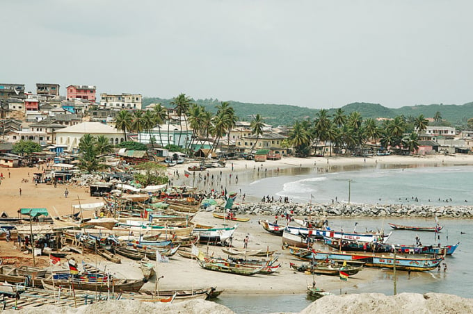 Những cảng cá ở Ghana phần lớn còn sơ sài và thiếu các khu vực neo đậu.