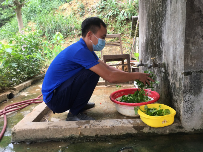 Vào mùa hè, nhiều nguồn cạn kiệt nước, người dân xã Thái Niên vẫn đủ nước sử dụng. Ảnh: H.Đ