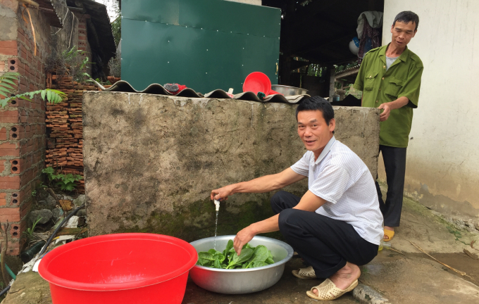 Người dân xóm Đoỏng Giài, xã Cao Chương, huyện Trùng Khánh có đủ nước sinh hoạt để sử dụng hàng ngày. Ảnh: Công Hải.