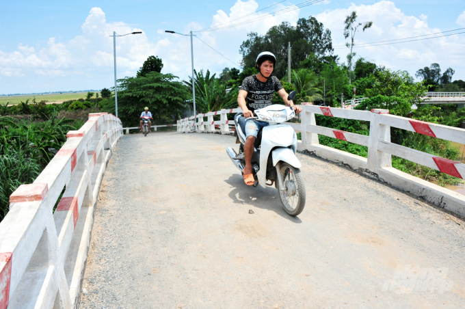 Tính đến cuối năm 2020, toàn tỉnh Đồng Tháp có 76/115 xã đã được Chủ tịch UBND tỉnh công nhận đạt chuẩn nông thôn mới. Ảnh: Lê Hoàng Vũ.