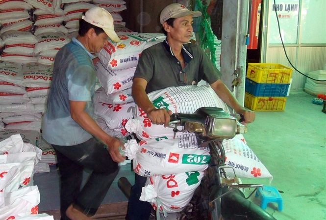 Cơ quan chức năg Đồng Nai đã phát hiện nhiều sản phẩm thức ăn chăn nuôi giả để người dân biết và phòng tránh. Ảnh: Đỗ Quyên.