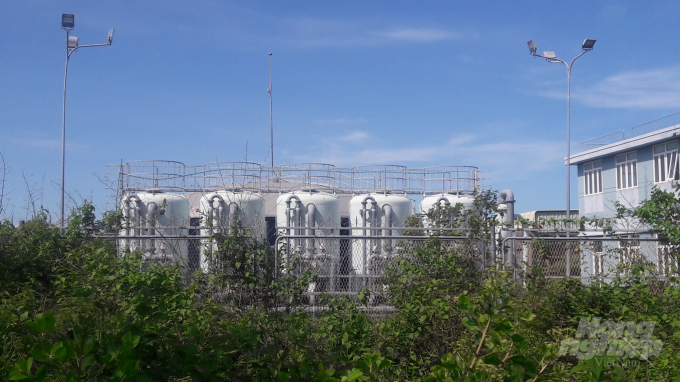 Nhà máy nước sạch Gành Hào (huyện Đông Hải) đã 'cửa đóng then cài' sau khi thi công được 80% khối lượng. Ảnh: Trọng Linh.