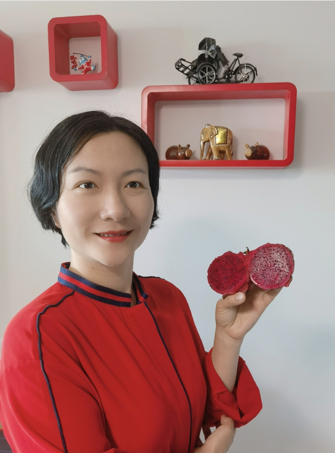 Journalist Sanh Hoa especially loves Vietnam's dragon fruit.