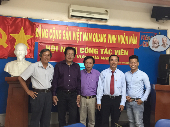 Cộng tác viên Trần Trọng Trung (ngoài cùng bên trái) trong lần họp gặp mặt cộng tác viên Văn phòng Đại diện Báo Nông nghiệp Việt Nam tại Cần Thơ. Ảnh: NNVN.