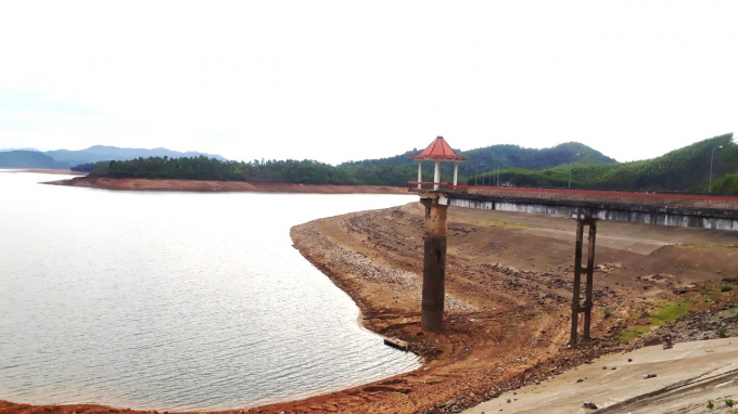 Các hồ đập ở Quảng Nam không chỉ góp phần giữ nước, cung cấp cho sản xuất nông nghiệp mà còn có nhiệm vụ điều tiết nước, cắt lũ cho vùng hạ lưu trong mùa mưa bão. Ảnh: L.K.