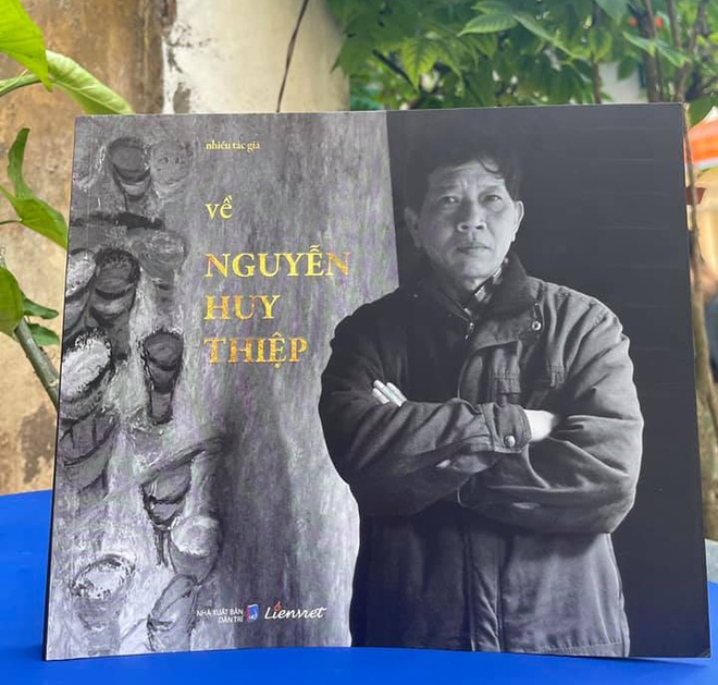 Cuốn sách ra mắt nhân dịp 100 ngày nhà văn Nguyễn Huy Thiệp từ giã nhân gian.