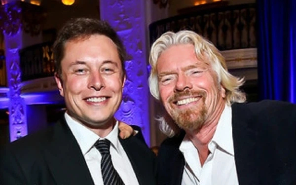 Elon Musk và Richard Branson dường như chung phe trong cuộc đua du hành không gian. 