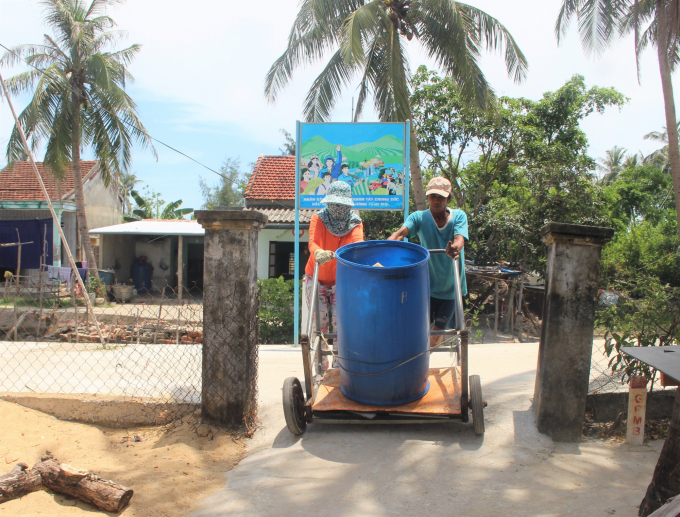 Cứ vào mùa hè, người dân ở xã Tam Hải lại phải đối mặt với tình trạng thiếu nước ngọt sinh hoạt. Ảnh: L.K.