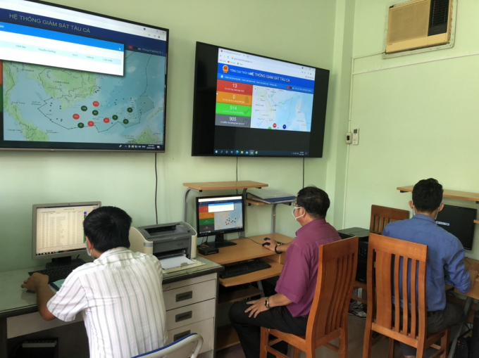 Tỉnh Bình Thuận giám sát tàu cá trên biển qua thiết bị giám sát hành trình để kịp thời thông báo cảnh báo tàu cá có nguy cơ xâm phạm vùng biển nước ngoài. Ảnh: KS.