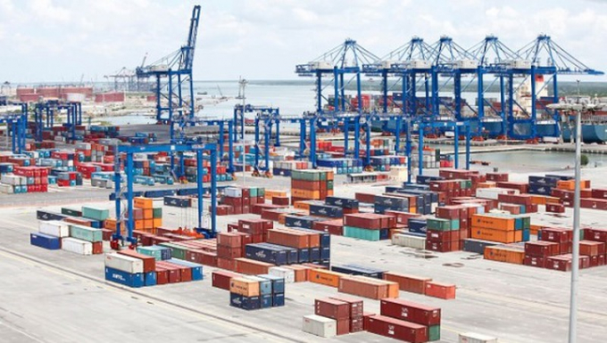 Sản lượng container qua các cảng biển Việt Nam tăng cao trong 5 tháng đầu năm. Ảnh: TL.
