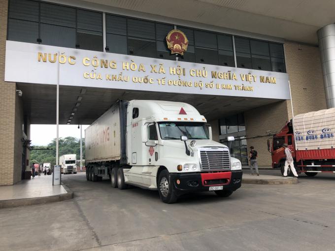 Kim Thanh International Border Gate No. 2 in the northern province of Lao Cai on these days saw much fewer trucks carrying farming products from Vietnam to China. Photo: H.D.