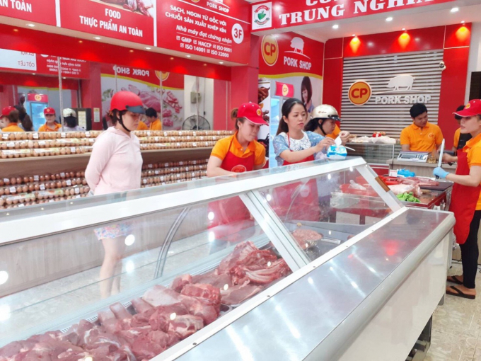 157 cửa hàng CP Pork Shop tại Hà Nội cung cấp các sản phẩm thịt lợn, thịt gà, trứng, xúc xích… và các mặt hàng thực phẩm thiết yếu khác. Ảnh: C.P. Việt Nam.