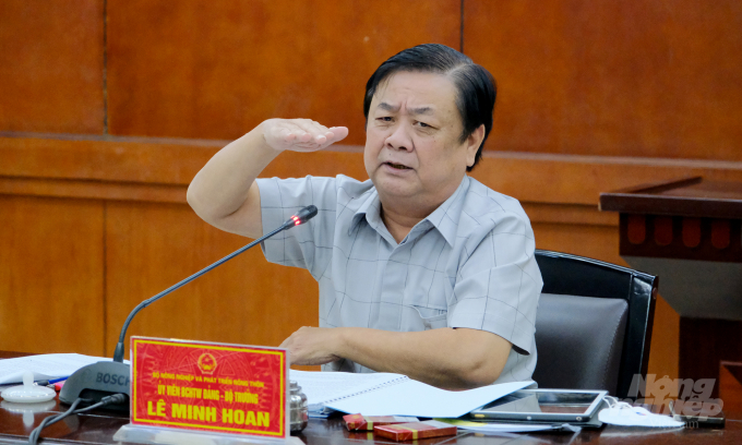 Bộ trưởng Lê Minh Hoan yêu cầu xây dựng 5 vùng nguyên liệu tương xứng với tiềm năng của vùng. Ảnh: Bảo Thắng.