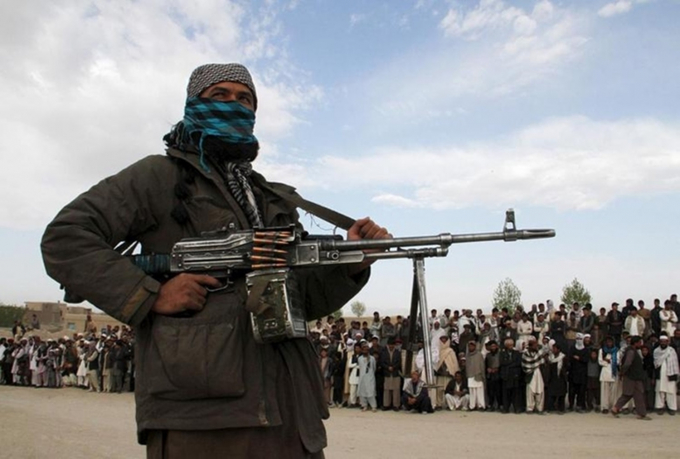 Một thành viên Taliban tại Ghazni, Afghanistan, tháng 4/2015. Ảnh: Reuters.