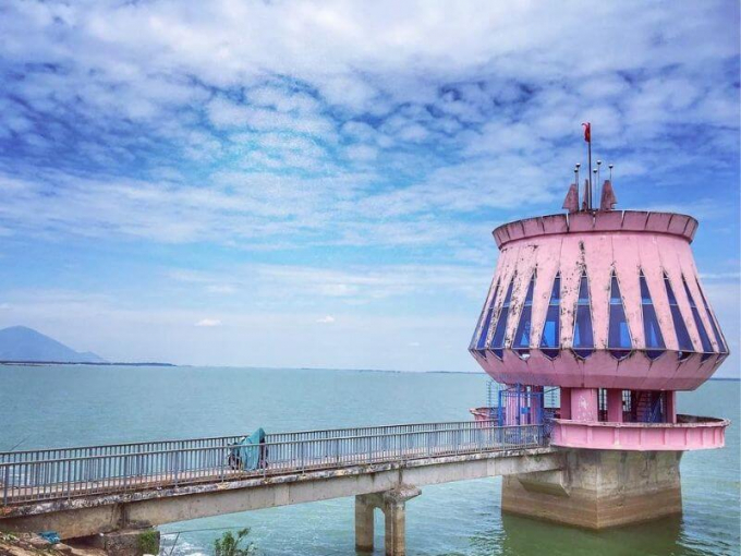 Dau Tieng Reservoir (Tay Ninh province).