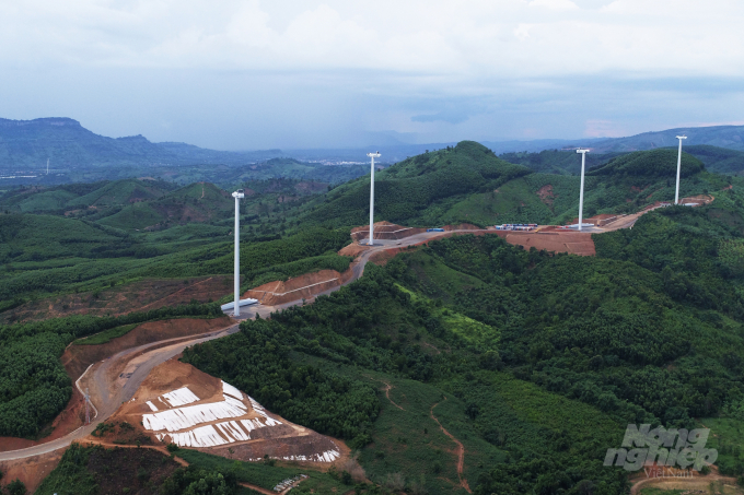 Một dự án điện gió đang thi công ở huyện Hướng Hoá. Ảnh: Công Điền.