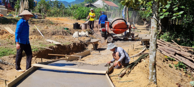 Nhiều tuyến đường tại xã Đồn Đạc (huyện Ba Chẽ) được bê tông hóa từ nguồn vốn đầu tư xây dựng NTM. Ảnh: QMG