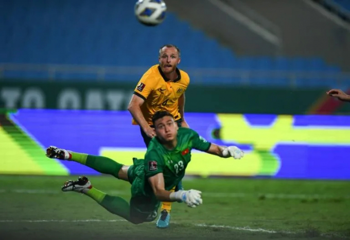 Pha ghi bàn duy nhất trận đấu tối 7/9 của Australia vào lưới Việt Nam. Ảnh: AFP.