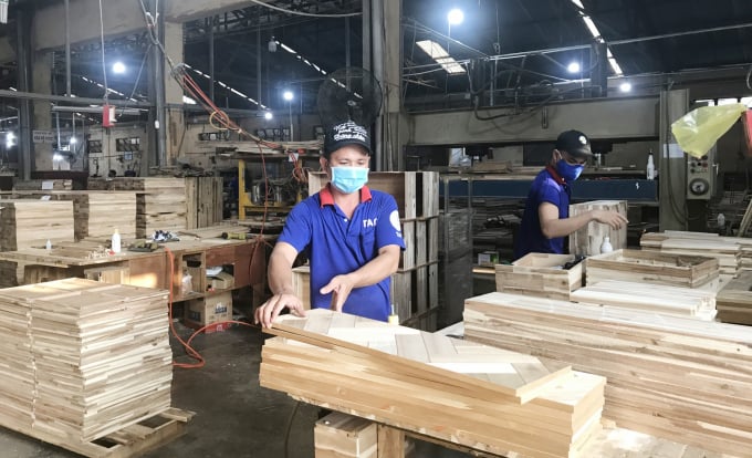 Các doanh nghiệp ngành gỗ đang chuẩn bị phục hồi sản xuất sau giãn cách xã hội. Ảnh: Thanh Sơn.