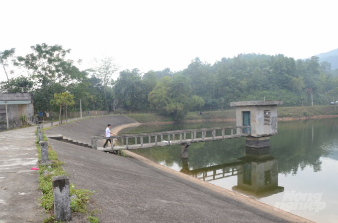 Hồ Quang Minh, xã Quang Minh, huyện Bắc Quang bị xuống cấp cần được nâng cấp, sửa chữa. Ảnh: Đào Thanh.