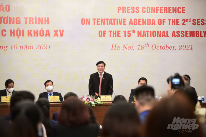 Họp báo về dự kiến chương trình Kỳ họp thứ 2, Quốc hội khóa XV diễn ra chiều 19/10. Ảnh: Tùng Đinh.