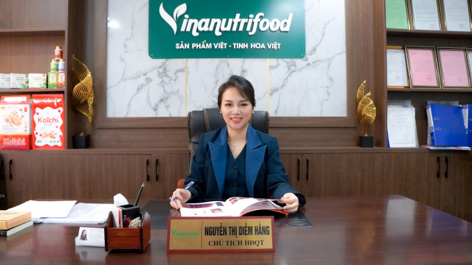 Bà Nguyễn Thị Diễm Hằng, Chủ tịch HĐQT Nutrimart chia sẻ về vấn đề kết nối tiêu thụ nông sản. Ảnh: NVCC.