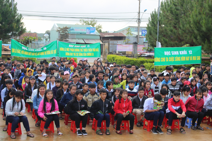 Phối hợp tuyên truyền công tác QLBVR, PCCCR tại tỉnh Kon Tum.