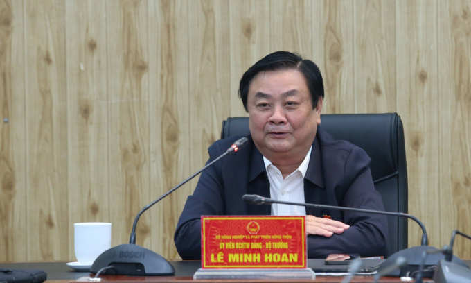 Bộ trưởng Lê Minh Hoan đối thoại cùng đại diện 6 doanh nghiệp lớn, đại diện cho các ngành hàng nông nghiệp quan trọng vào sáng 26/10. Ảnh: Minh Phúc.