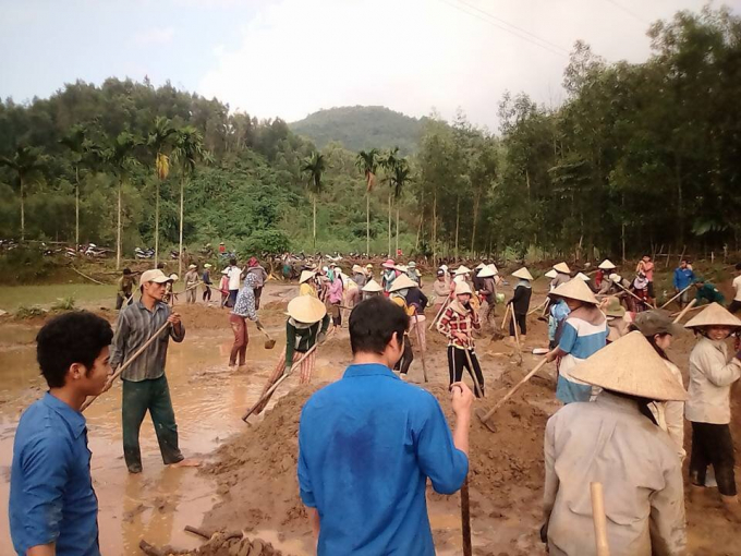 Người dân xã An Vinh đồng lòng góp công góp sức xây dựng nông thôn mới trên địa bàn. Ảnh: V.Đ.T