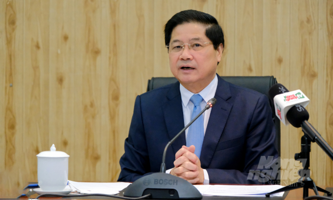Deputy Minister Le Quoc Doanh spoke at the online conference on the morning of October 29. Photo: Bao Thang.