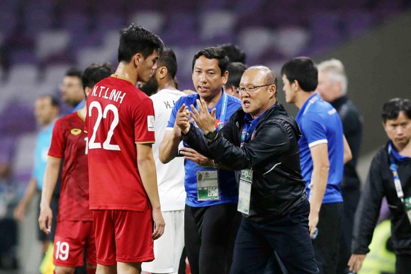 Trong thời gian ông Park Hang-seo nắm quyền, nhiều cầu thủ Hà Nội chấn thương. 