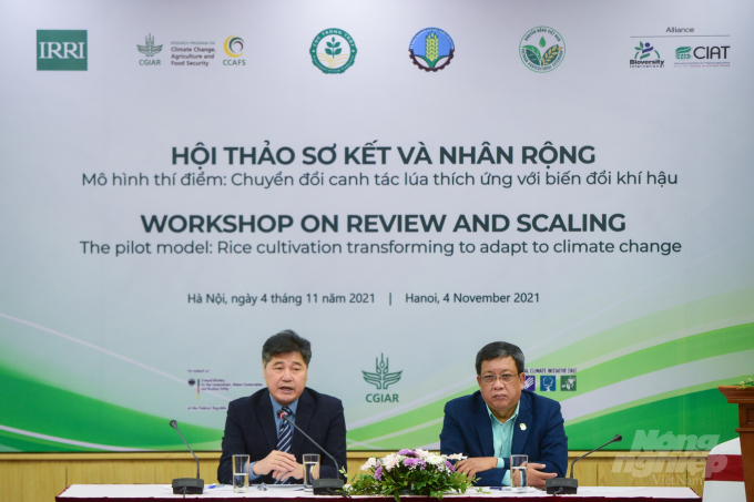 The workshop on preliminary review and scaling of the model 'rice cultivation transformation to adapt to climate change' was held on the morning of November 4. Photo: Tung Dinh.