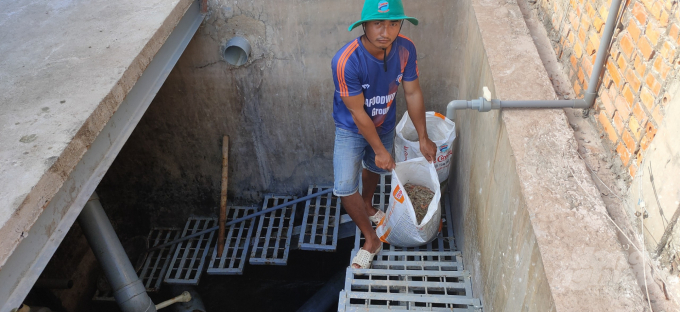 Shrimp shells are composted to make organic fertliser. Photo: Trong Linh.