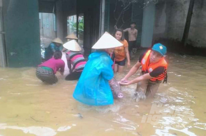 Với người dân Cẩm Thành, ngập lụt là câu chuyện xẩy ra thường xuyên. Ảnh: Người dân cung cấp.