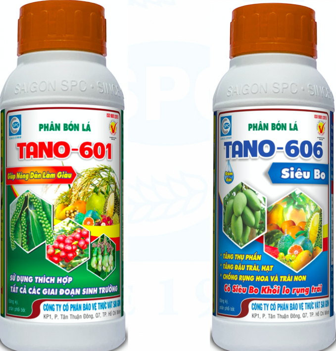 Hai sản phẩm phân bón lá cho cây điều với thành phần dinh dưỡng đầy đủ và cân đối của Công ty Cổ phần Bảo vệ Thực vật Sài Gòn (SPC). Ảnh: Công Hoàng.