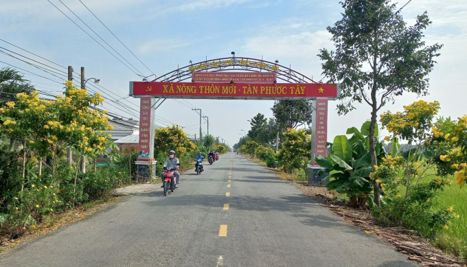 Qua 10 năm xây dựng NTM đã góp phần thay đổi diện mạo vùng quê nông thôn tỉnh Long An một cách vượt bậc. Ảnh: Nguyễn Duy.