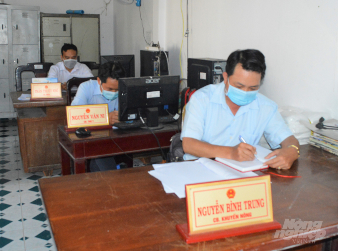 Hau Giang provides each Agricultural Technical Team a working office in the commune, with 3 in-charge officers regarded as a core force to accelerate the application of scientific advances and develop agricultural production. Photo: Trung Chanh.