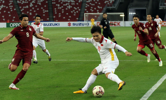 Quang Hải và Hoàng Đức là những cầu thủ hiếm hoi của đội tuyển Việt Nam chơi tốt tại AFF Cup. Ảnh: VFF.