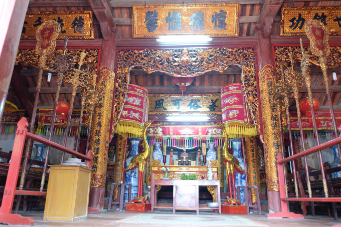 Miếu Tiên Công tọa lạc ở xã Cẩm La, thị xã Quảng Yên, tỉnh Quảng Ninh, được xếp hạng Di tích lịch sử, văn hóa quốc gia