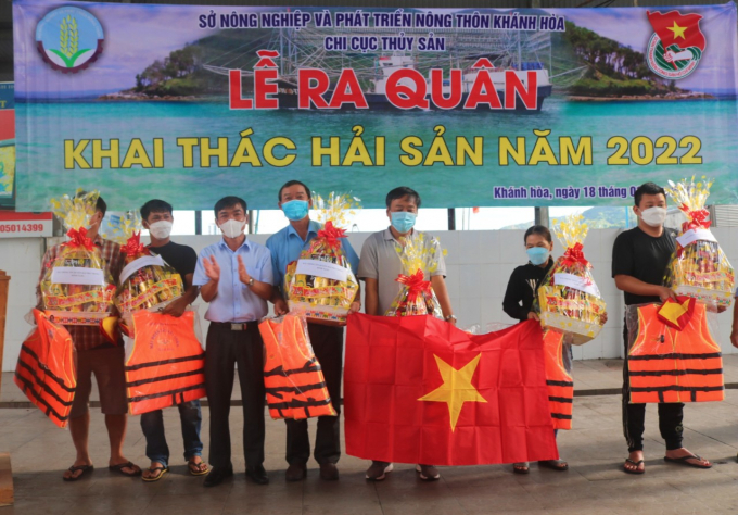 Khanh Hoa Fisheries Sub-Department organizes a launching ceremony for fishing season 2022. Photo: KS.