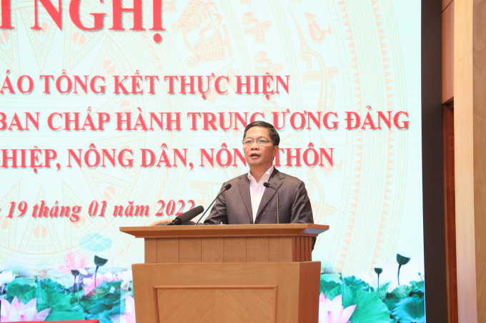 Politburo member, Head of the Central Economic Commission Tran Tuan Anh speaking at the conference. Photo: Hoang Anh.