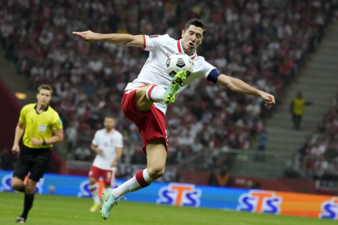 Tiền đạo Lewandowski phản đối trận đấu với Nga ở vòng play-off World Cup 2022.
