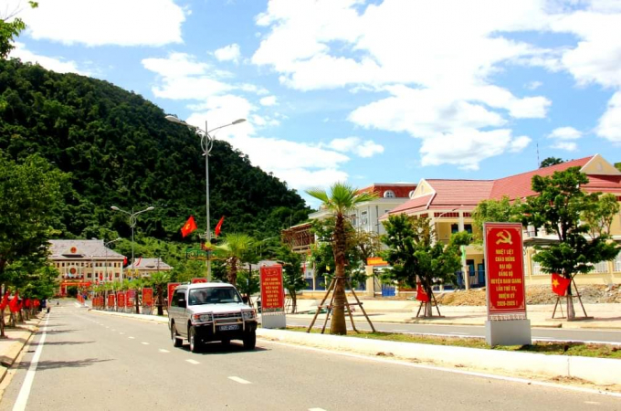 Cơ sở hạ tầng ở huyện Nam Giang được đầu tư đồng bộ. Ảnh: CTV.