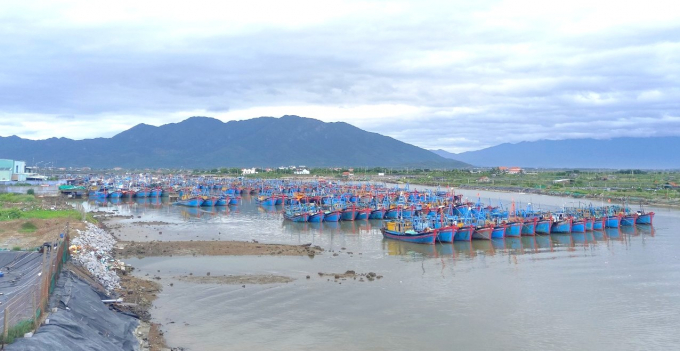 Luồng vào và vùng nước khu neo đậu khu neo đậu đậu tránh trú bão Ninh Hải (thị xã Ninh Hòa, Khánh Hòa) bị bồi lắng, gây khó cho tàu thuyền ra vào. Ảnh: KS.