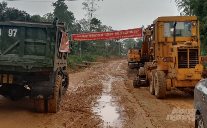 Từ sau Tết Nguyên đán 2022 đến nay công trình chưa thể triển khai thi công do công nhân, nhà thầu phụ đình công. Ảnh: Thanh Nga.