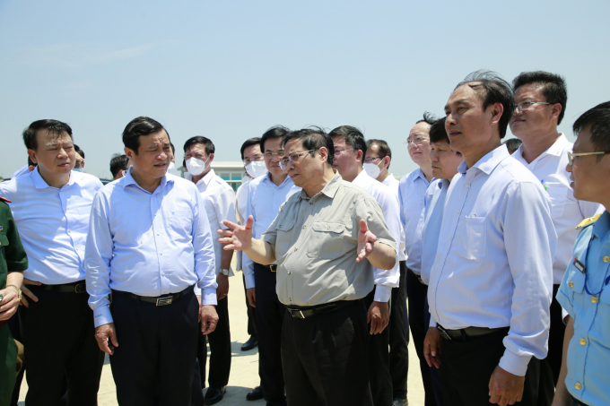 Thủ tướng Chính phủ Phạm Minh Chính đề nghị tỉnh Quảng Nam cần thu hút mạnh mẽ hơn những doanh nghiệp lớn đầu tư vào. Ảnh: L.K.